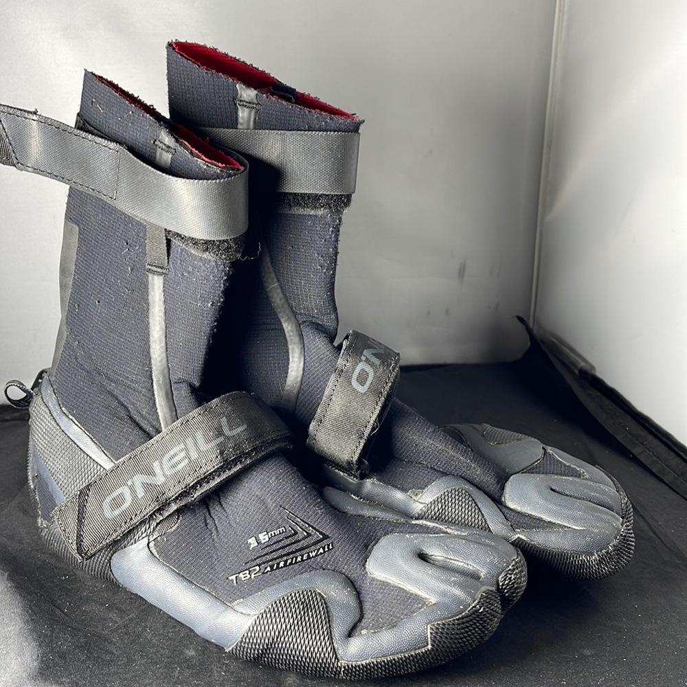 O'Neill Psycho Freak 3.5mm Split Toe Boots size 6